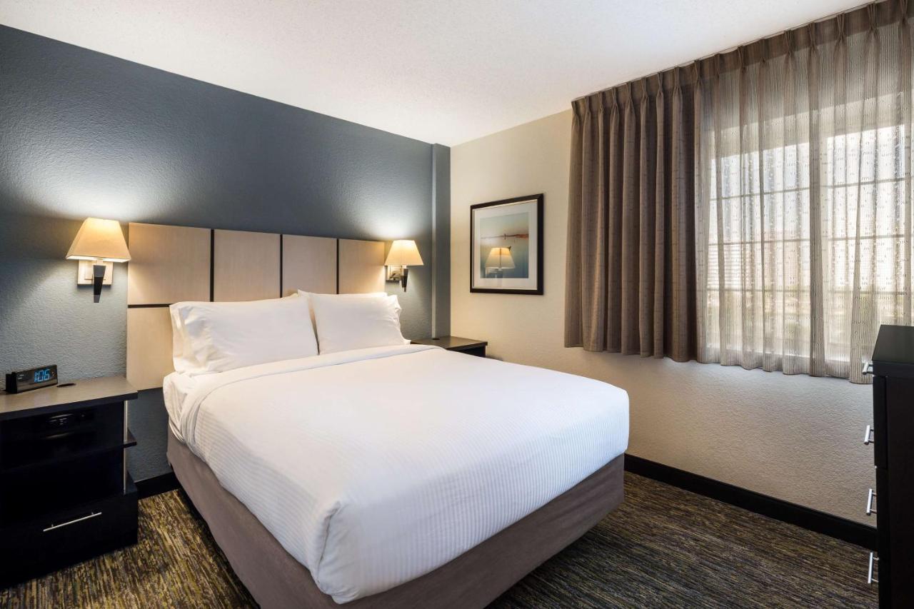Sonesta Simply Suites Detroit Warren Exteriör bild