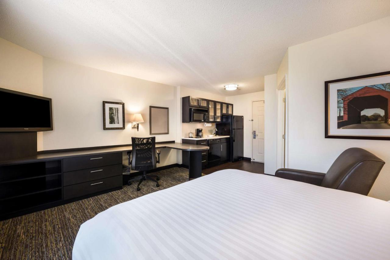 Sonesta Simply Suites Detroit Warren Exteriör bild