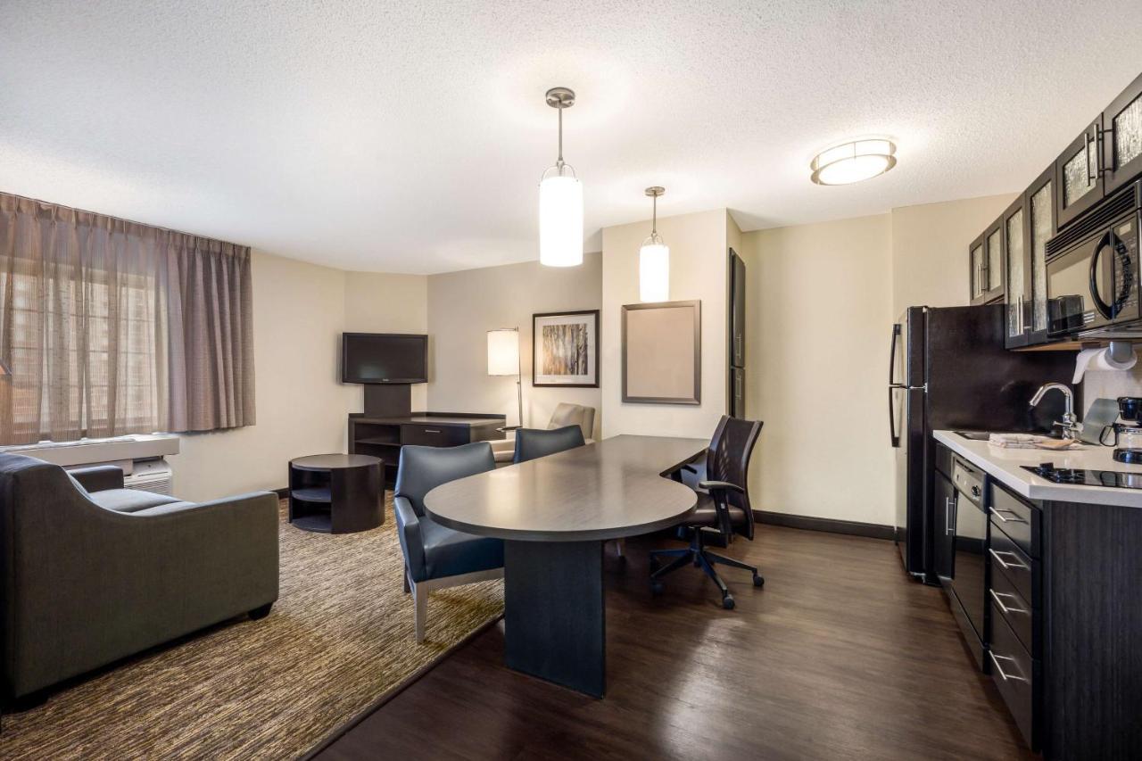 Sonesta Simply Suites Detroit Warren Exteriör bild