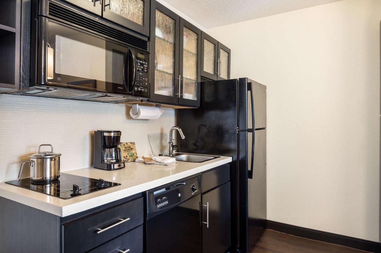 Sonesta Simply Suites Detroit Warren Exteriör bild