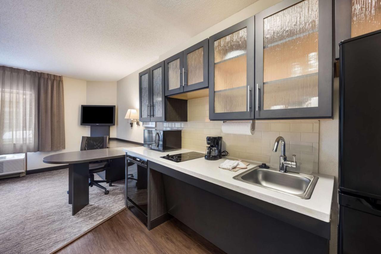 Sonesta Simply Suites Detroit Warren Exteriör bild